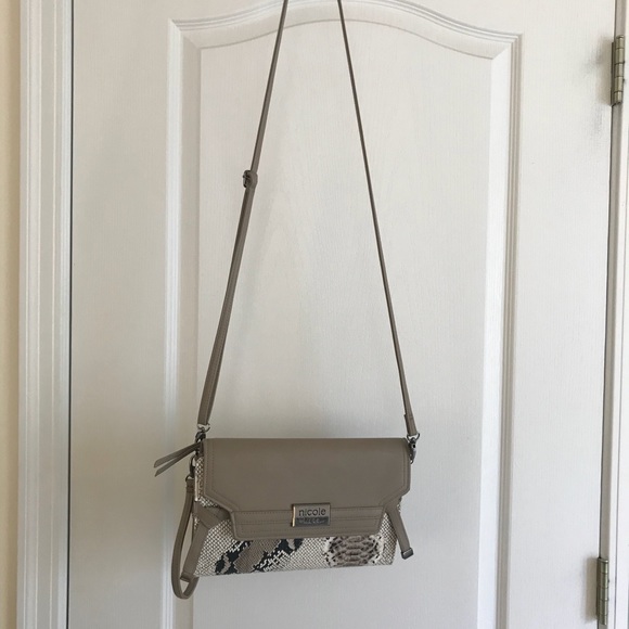 Nicole by Nicole MILLER handbag. - Picture 3 of 6